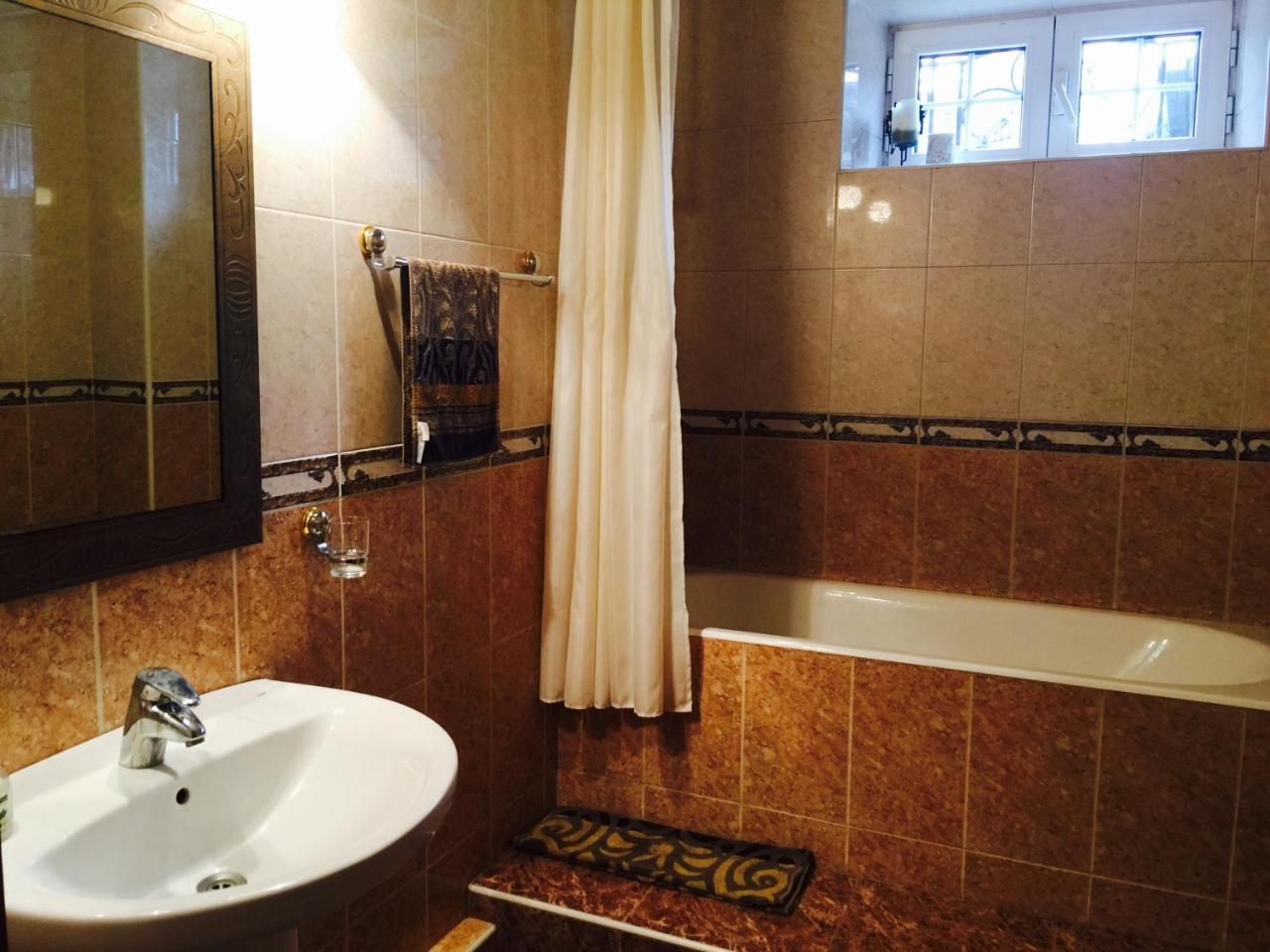 Astoria Garden Hotel Bisjkek Eksteriør billede