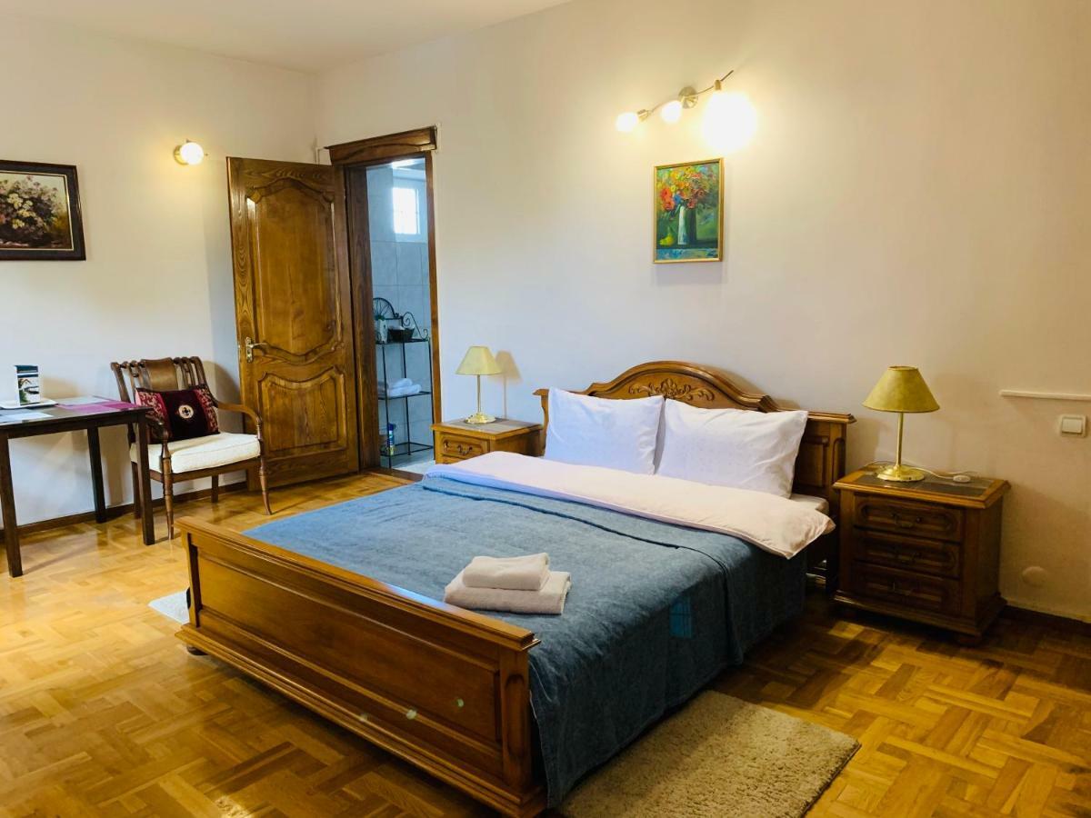 Astoria Garden Hotel Bisjkek Eksteriør billede